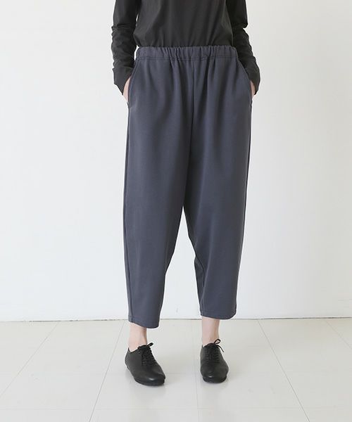 Mochi / home&miles.モチ / ホーム＆マイルズ.tapered sweatpants [charcoal grey]