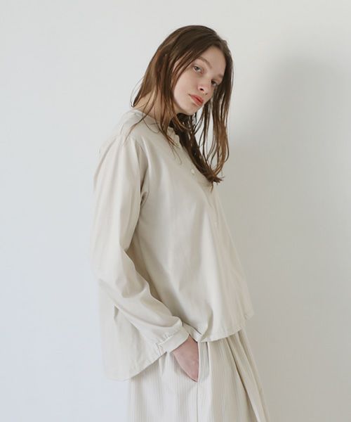 Mochi / home&miles.モチ / ホーム＆マイルズ.organic cotton cut & saw blouse [chalk]