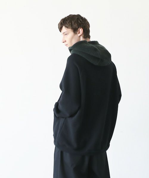 VU.ヴウ.ballon over boa hoody vu-a23-t06[BLACK×MOSS GREEN]