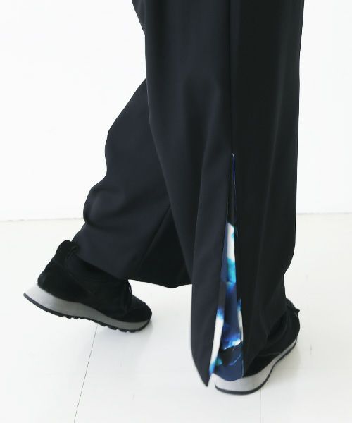 VUy.ヴウワイ.box slit pants vuy-a23-p02[BLACK×PAINT]