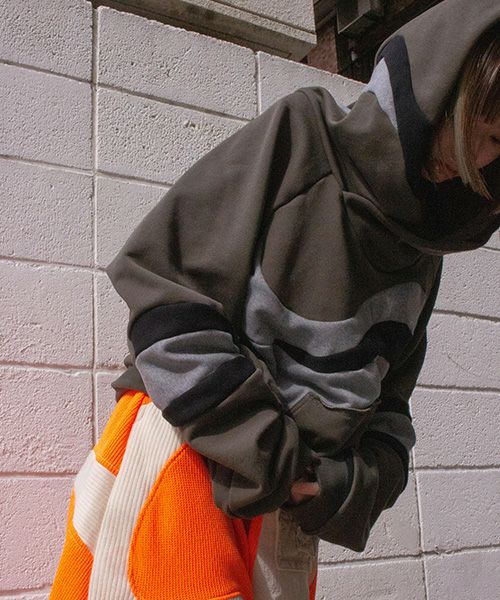 BALMUNG  バルムング.23AW01 フロウクロスフーディ[ダークカーキ]