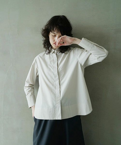 Mochi.モチ.finx cotton shirt [off beige]