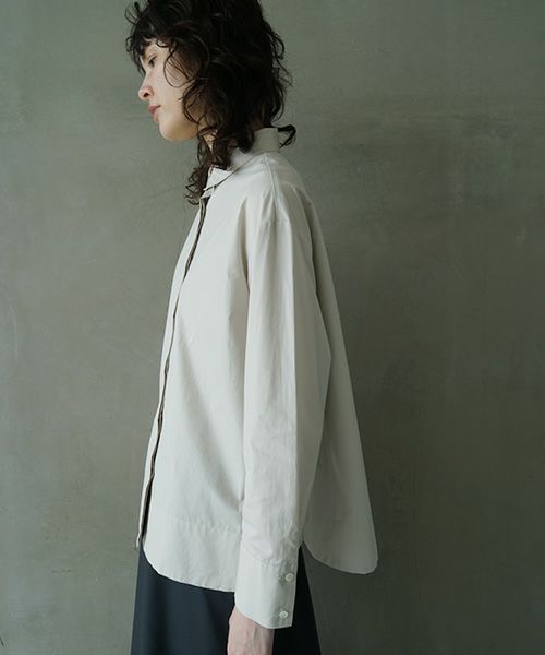 Mochi.モチ.finx cotton shirt [off beige]