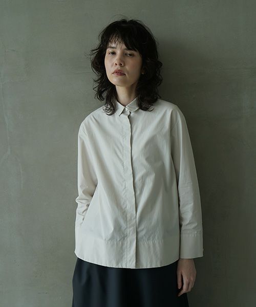 Mochi.モチ.finx cotton shirt [off beige]