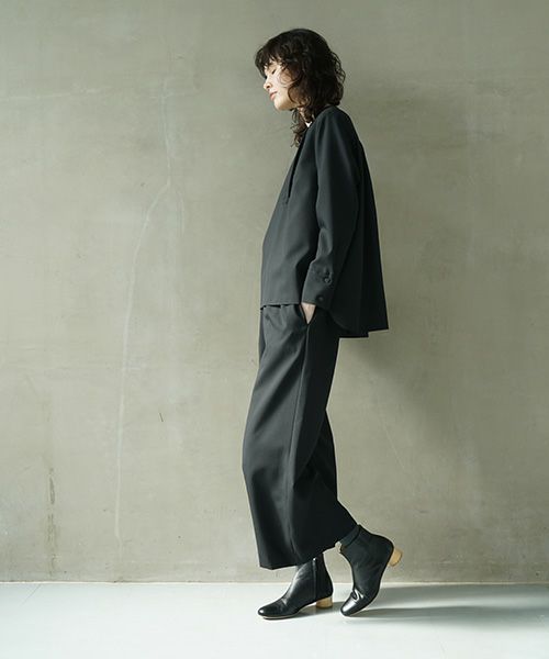Mochi.モチ.fly front tuck blouse [black]