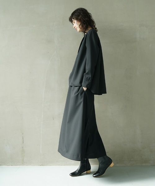 Mochi.モチ.fly front tuck blouse [black]