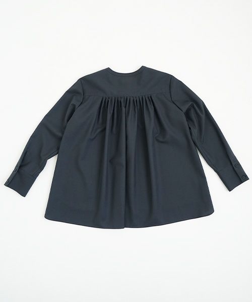 Mochi モチ Mochi公式 Mochi通販 Mochi服 Mochiツイッター Mochiインスタ fly front tuck blouse [dark moss grey]