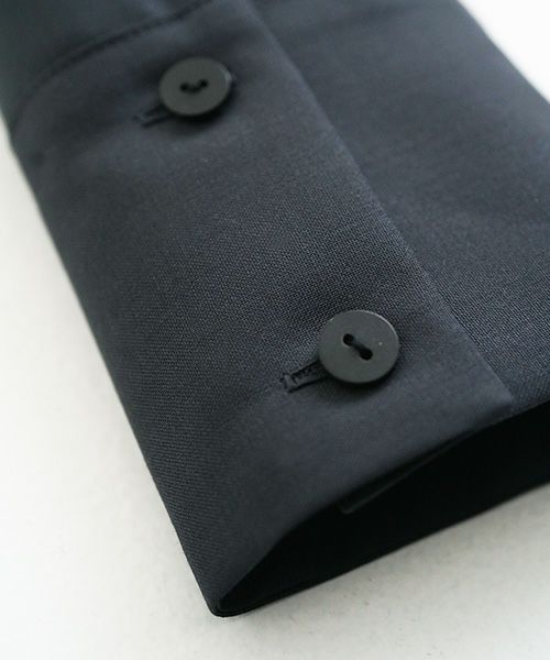 Mochi モチ Mochi公式 Mochi通販 Mochi服 Mochiツイッター Mochiインスタ fly front tuck blouse [dark moss grey]