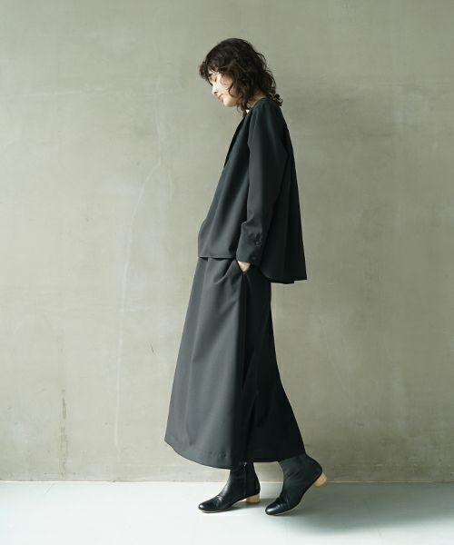 Mochi モチ harf tucked skirt [black]