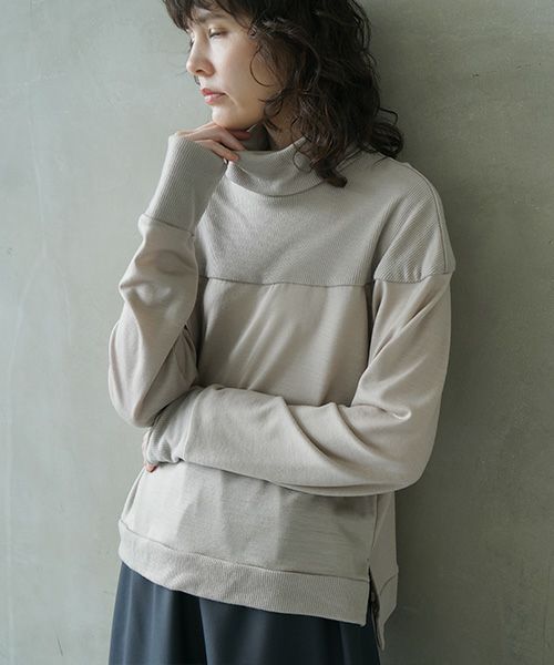 Mochi.モチ.turtleneck knit [grey beige]