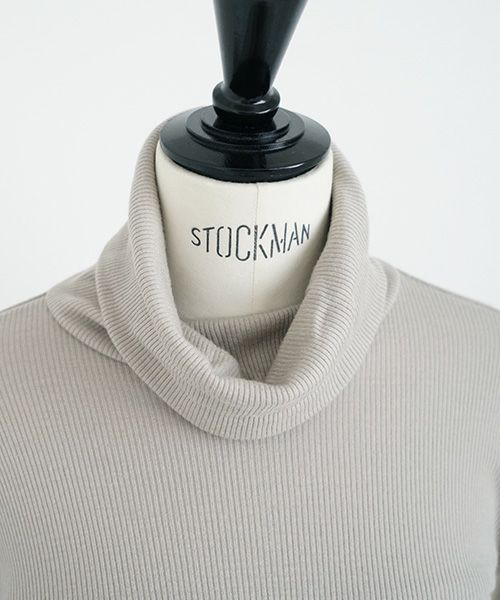 Mochi.モチ.turtleneck knit [grey beige]