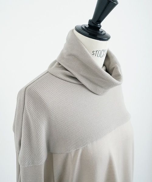 mochi mochi turtleneck knit