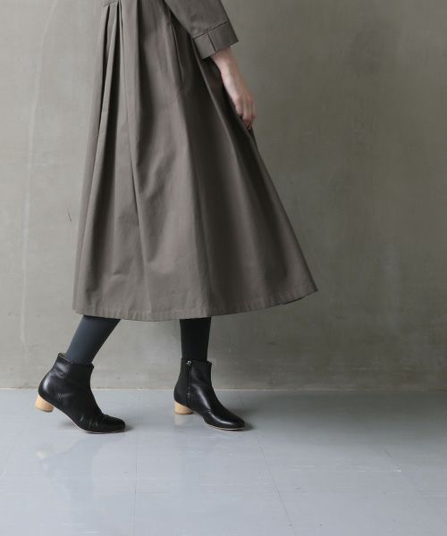 Mochi.モチ.hight neck tuck dress [dark moss green]