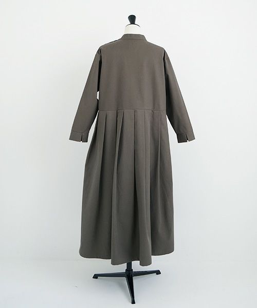 Mochi.モチ.hight neck tuck dress [dark moss green]