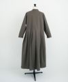Mochi.モチ.hight neck tuck dress [dark moss green]