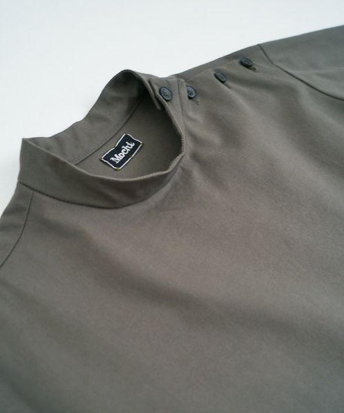 Mochi.モチ.hight neck tuck dress [dark moss green]