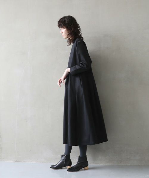 Mochi.モチ.hight neck tuck dress [black]