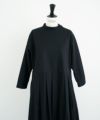 Mochi.モチ.hight neck tuck dress [black]