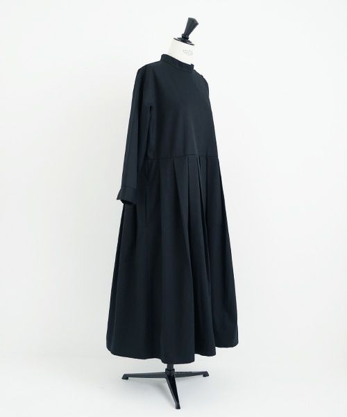 Mochi.モチ.hight neck tuck dress [black]