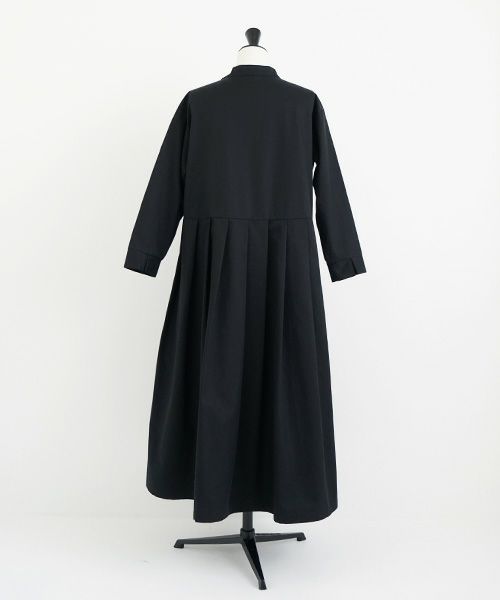Mochi.モチ.hight neck tuck dress [black]
