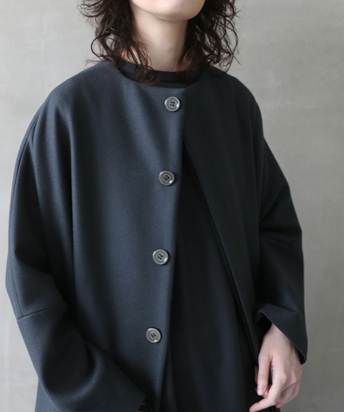Mochi.モチ.no collar coat [dark moss grey]