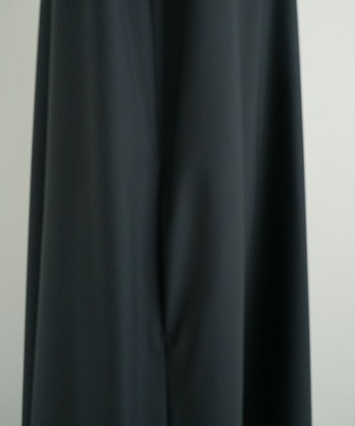 Mochi.モチ.v-neck dress [dark moss grey]