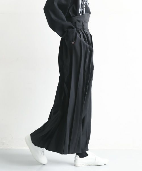 HATRA ハトラ Hak Pleats Pants [black]