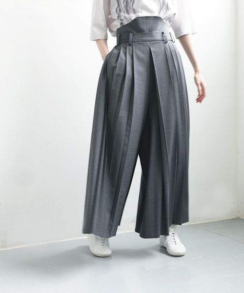 HATRA.ハトラ.Hak Pleats Pants [grey]