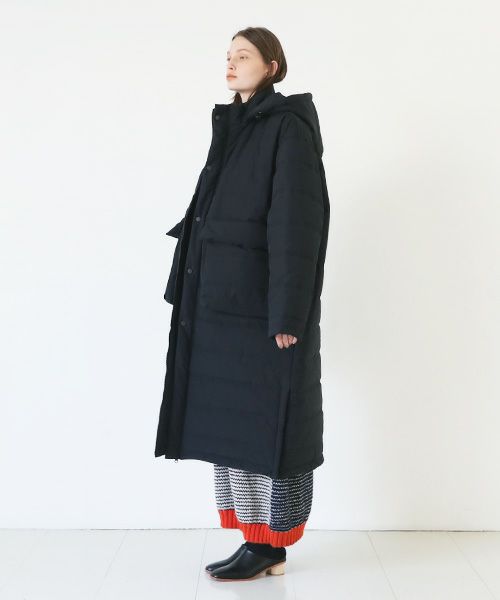 HENRIK VIBSKOV ヘンリックヴィブスコフ LONG DOWN COAT [Caviar]