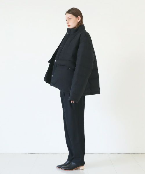 HENRIK VIBSKOV.ヘンリックヴィブスコフ.SHORT DOWN JACKET [Caviar]