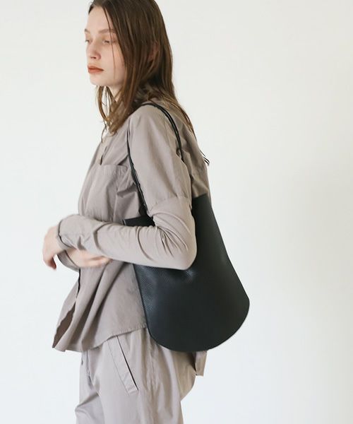 _Fot.フォート.half circle tote [1303b/black]