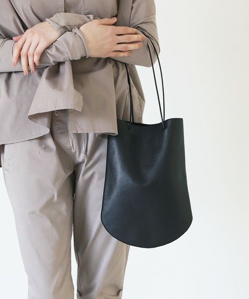 _Fot.フォート.half circle tote [1303b/black]