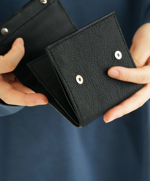 EDROBERTJUDSON.エドロバートジャドソン.shackle bifold wallet [B01XWL-65/05/black]