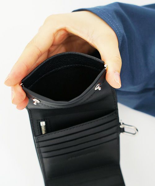 EDROBERTJUDSON.エドロバートジャドソン.shackle bifold wallet [B01XWL-65/05/black]