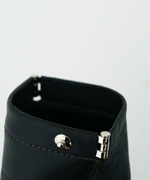 EDROBERTJUDSON.エドロバートジャドソン.shackle bifold wallet [B01XWL-65/05/black]