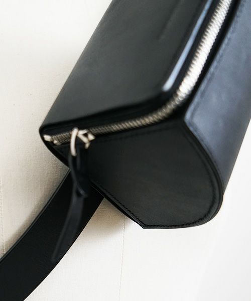 EDROBERTJUDSON.エドロバートジャドソン.box stitch belted wallet [BUCKS/B01XWL-69/05/black]