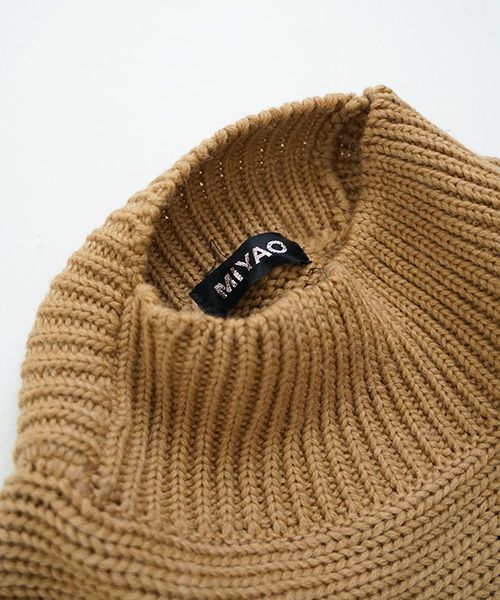 MIYAO.ミヤオ.SWEATER[CAMEL]