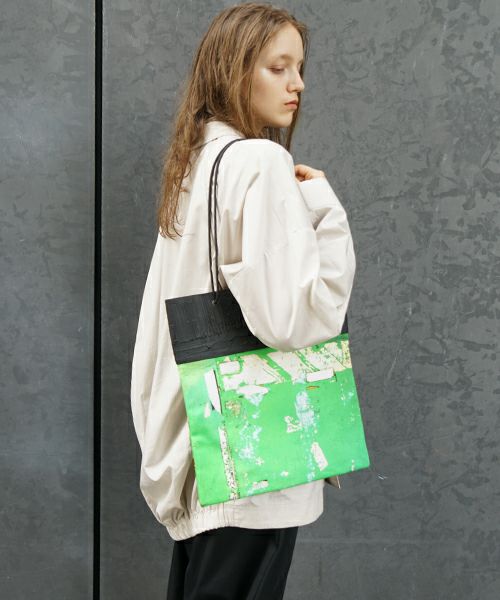 KAGARI YUSUKE.壁布トート ウエダ