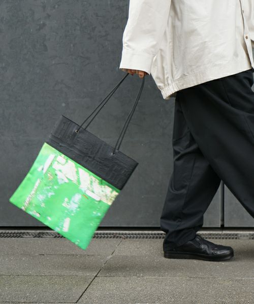 KAGARI YUSUKE.壁布トート ウエダ