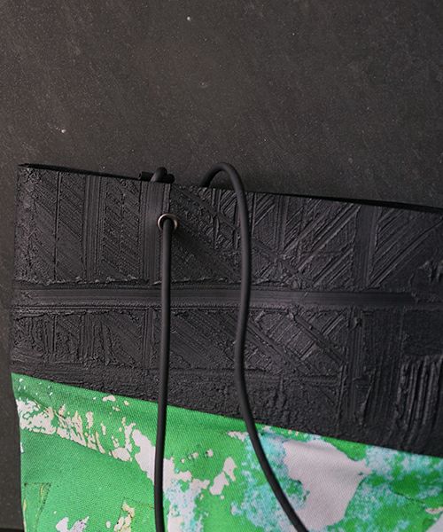 KAGARI YUSUKE.壁布トート ウエダ