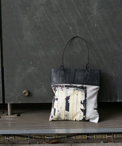 KAGARI YUSUKE.壁布トート アワザ