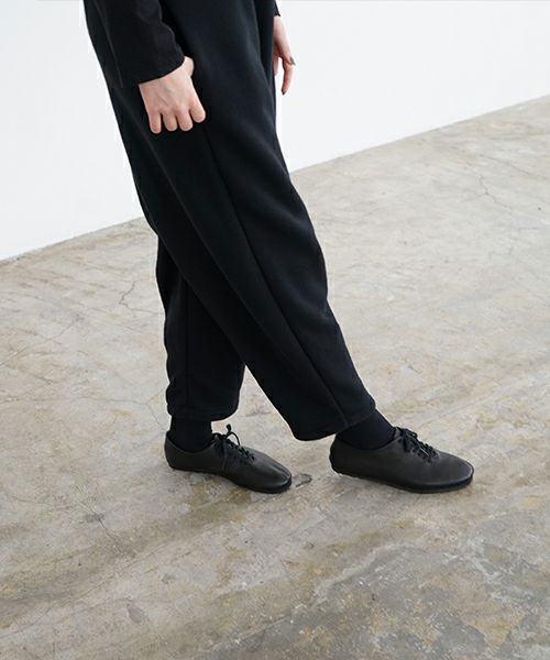 Mochi / home&miles.モチ / ホーム＆マイルズ.tuck sweat salopette [black]