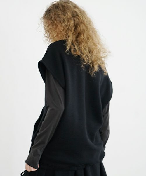 Mochi / home&miles.モチ / ホーム＆マイルズ.v-neck vest [black]