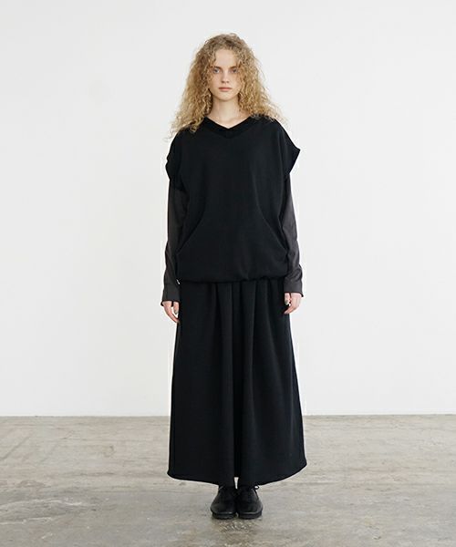 Mochi / home&miles.モチ / ホーム＆マイルズ.v-neck vest [black]