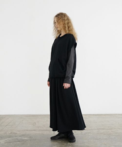 Mochi / home&miles.モチ / ホーム＆マイルズ.v-neck vest [black]