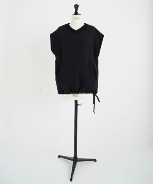 Mochi / home&miles.モチ / ホーム＆マイルズ.v-neck vest [black]