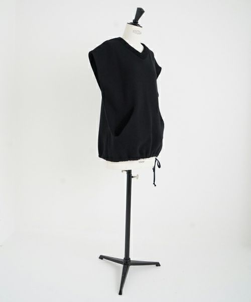 Mochi / home&miles.モチ / ホーム＆マイルズ.v-neck vest [black]