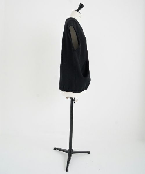 Mochi / home&miles.モチ / ホーム＆マイルズ.v-neck vest [black]