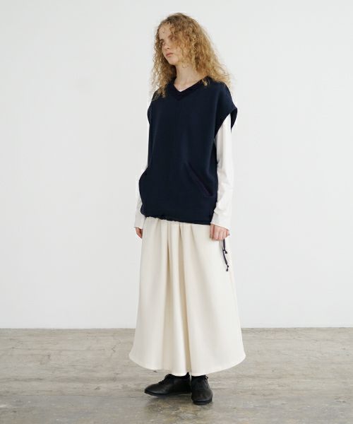 Mochi / home&miles.モチ / ホーム＆マイルズ.v-neck vest [navy]