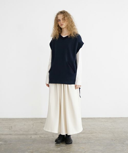 Mochi / home&miles.モチ / ホーム＆マイルズ.v-neck vest [navy]